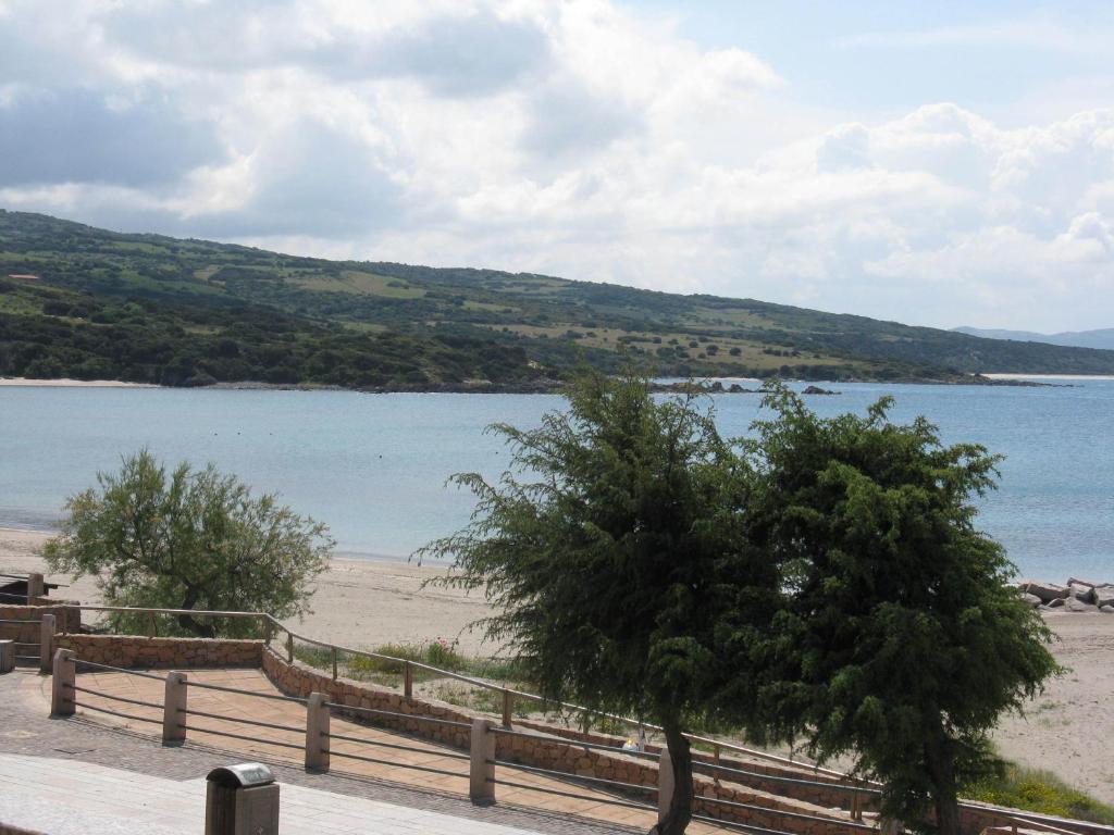 Borgo Spiaggia Vista Mare Изола-Росса Экстерьер фото