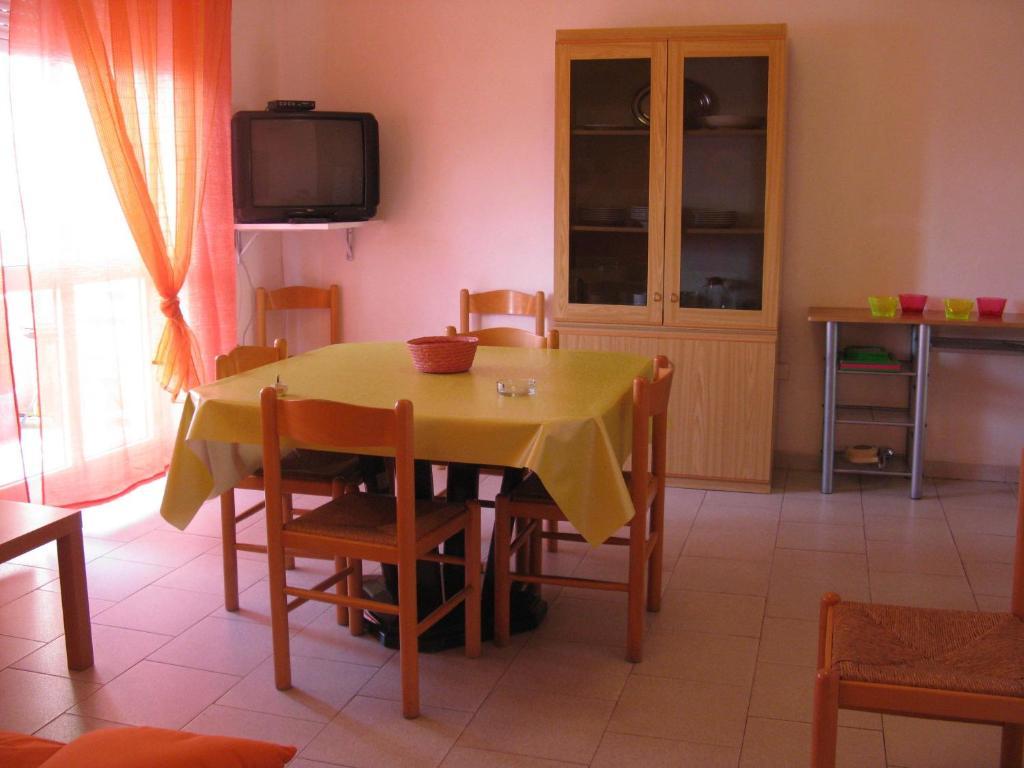 Borgo Spiaggia Vista Mare Изола-Росса Номер фото
