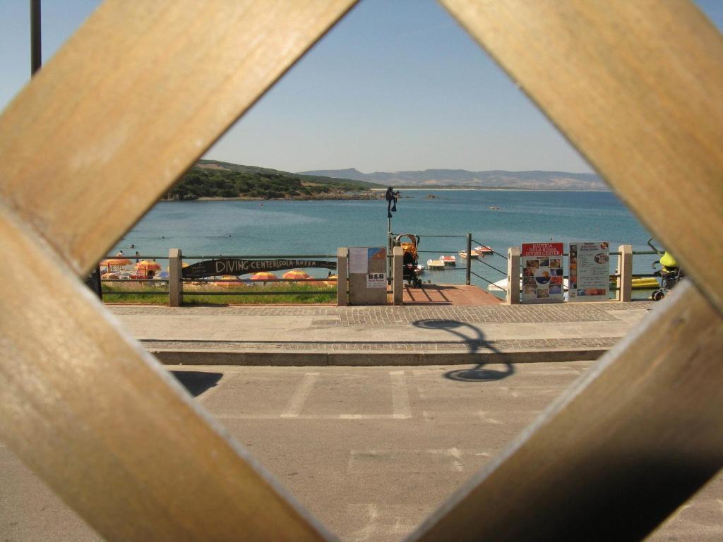 Borgo Spiaggia Vista Mare Изола-Росса Номер фото